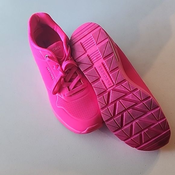 Nearly New Skechers Million Air, Elevat-air in Hot Pink, Size 10 - Picture 5 of 6